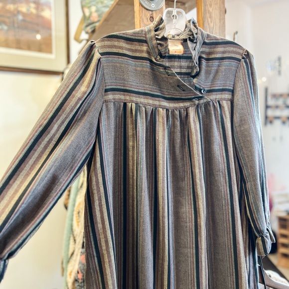 Vintage Striped Dress - Picture 2 of 4
